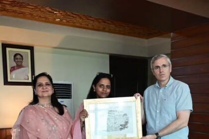 A delegation of FICCI FLO Jammu, Kashmir & Ladakh, led by its Chairperson, called on the Chief Minister Omar Abdullah today at the Civil Secretariat, Srinagar.