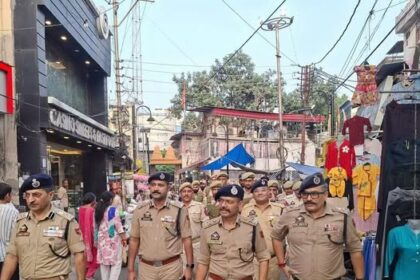 IGP Jammu Leads Foot Patrol in City North, Reviews Security and Law & Order Situation