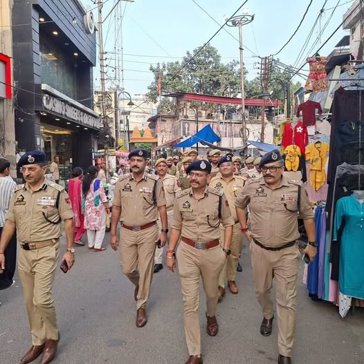 IGP Jammu Leads Foot Patrol in City North, Reviews Security and Law & Order Situation