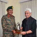 Jammu | Lieutenant General P K Mishra, General Officer Commanding (GOC)16 Corps called on Hon'ble Lieutenant Governor Manoj Sinha.