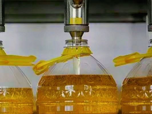 The #Central Government has #reduced the basic customs duty (BCD) on crude #Soybean Oil and crude Palm Oil from 10% to 5% and on refined Soybean Oil and refined Palm Oil from 32.5% to 27.5%.
