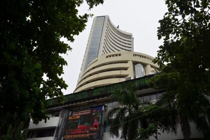 Sensex, Nifty Extend Losses As Weak Global Cues Weigh On Sentiment