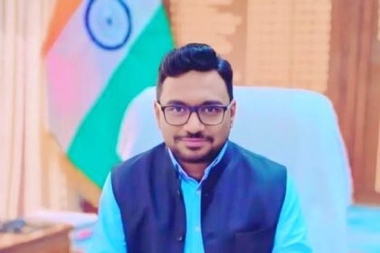 Shrikant Balasaheb Suse, IAS (AGMUT: 2016), Deputy Commissioner, Kupwara has been transferred and posted as Chairman, (JKSSRB)Jammu and Kashmir Services Selection Board.